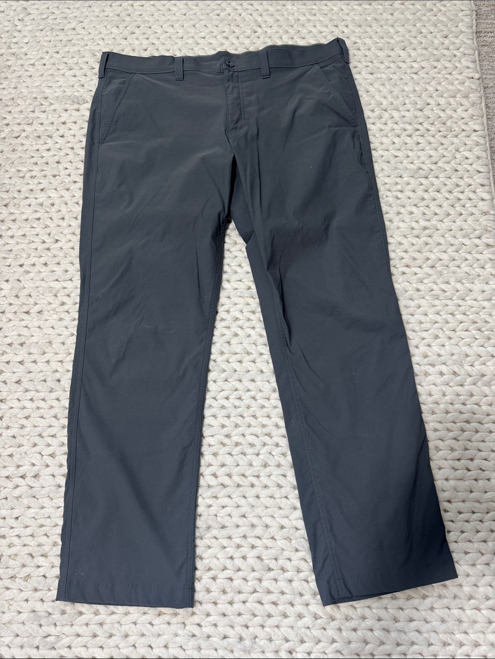 Eddie Bauer Men's Straight-Leg Chinos in Charcoal grey size 40X32